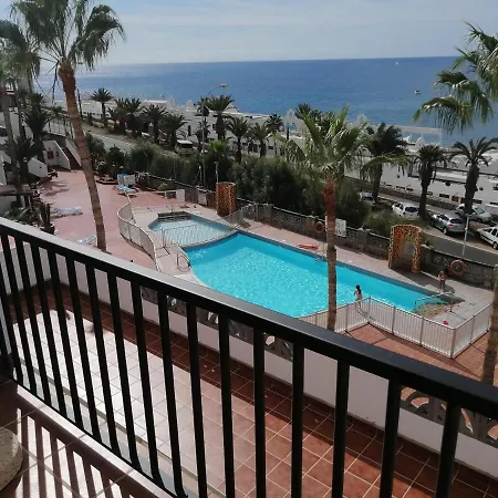 Apartment Amazing View Near Of The Sea Mogan